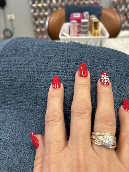U Nails & Spa 5