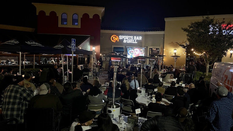 3N1 Sports Bar & Grill 4