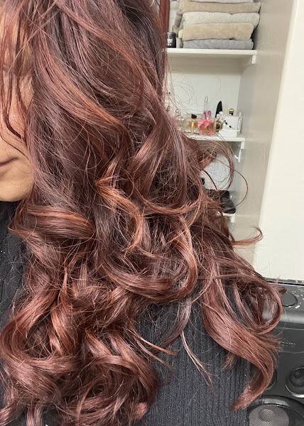 Nadia's Hair Studio 4