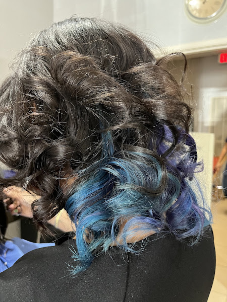 Garden Lakes Barber and Salon 4