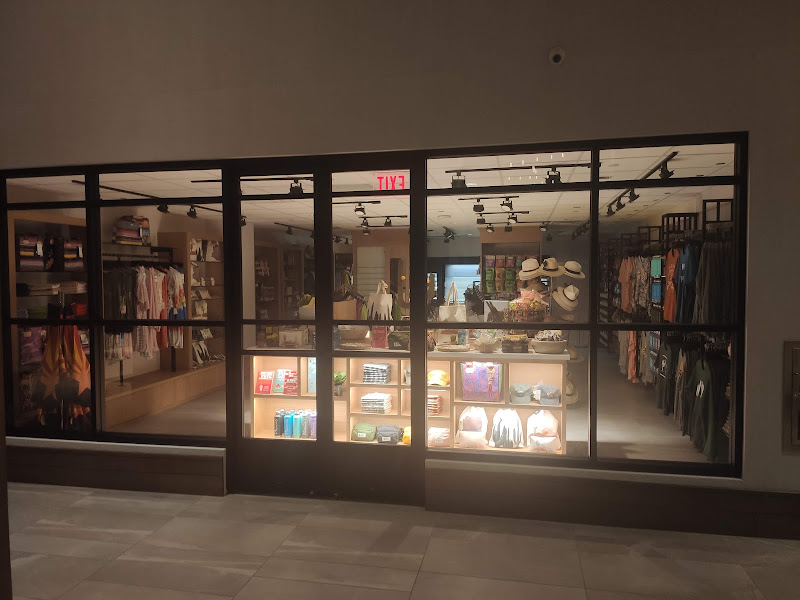 Travel Traders gift shop