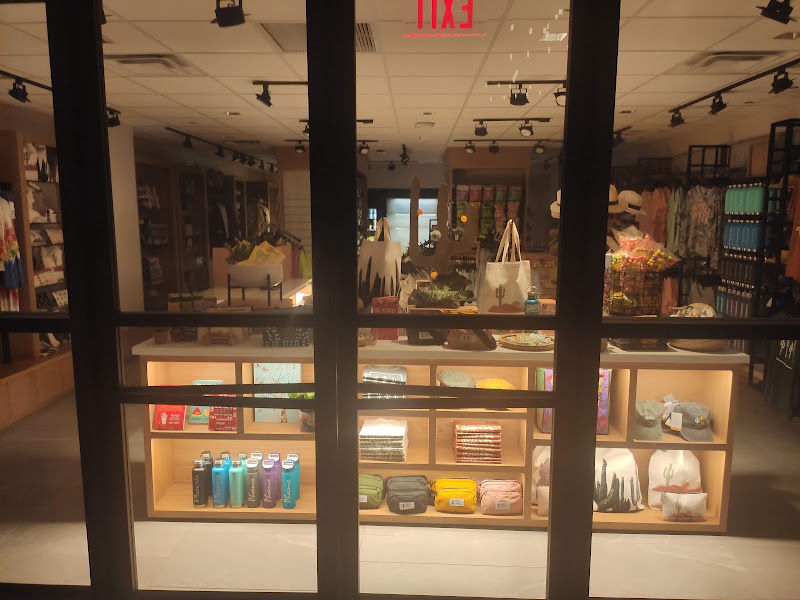 Travel Traders gift shop 5