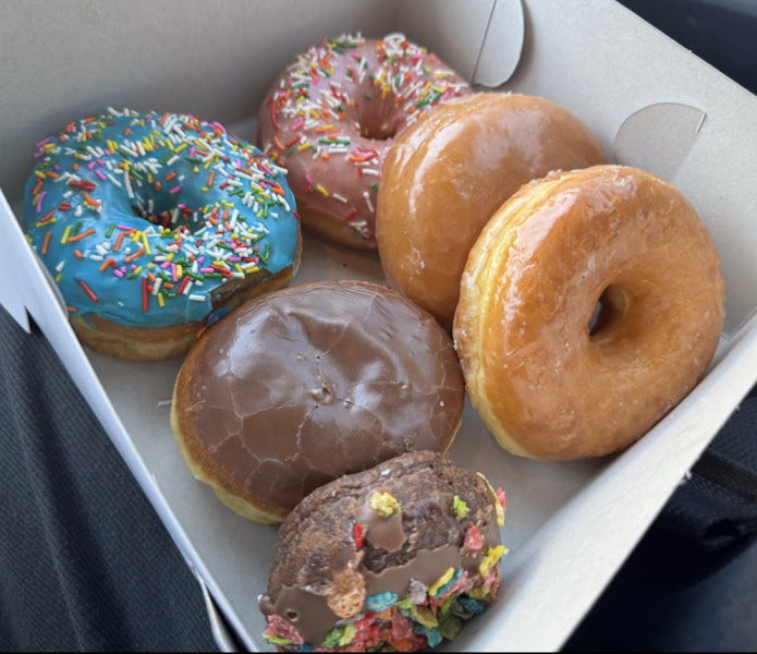 Rainbow Donuts Cafe & Deli 4