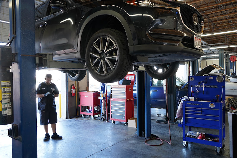Scott's German Automotive & Tire of Peoria 4