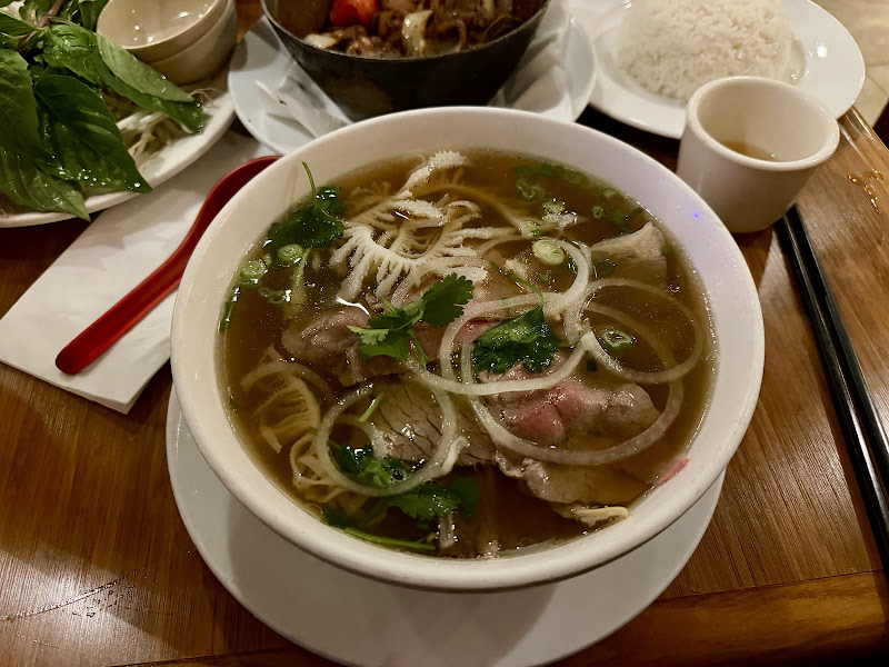 Le’s Vietnamese Restaurant 4