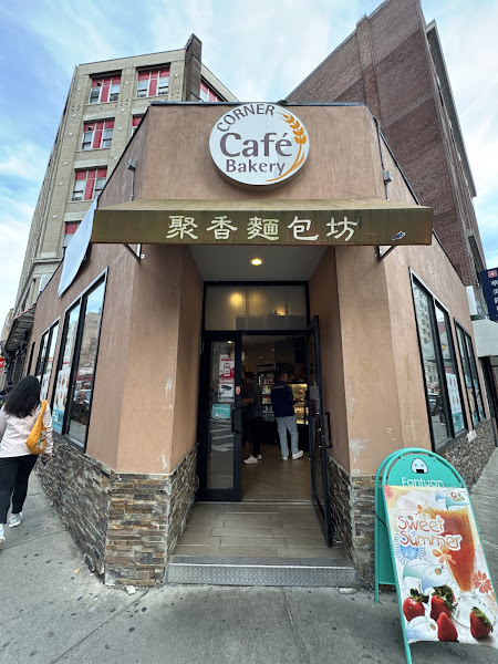 Corner Cafe & Bakery 2