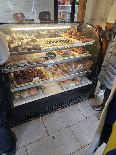 Au Beurre Chaud Bakery 4