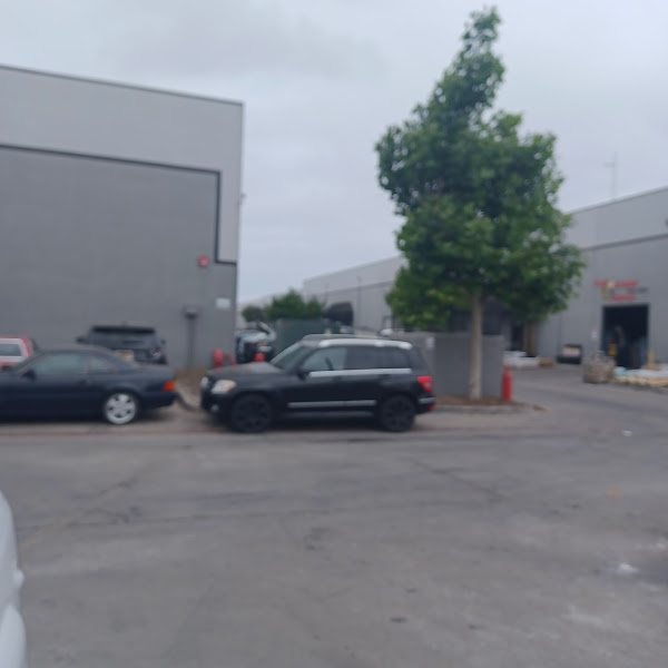 El Argentino Sanchez Auto Repair 3