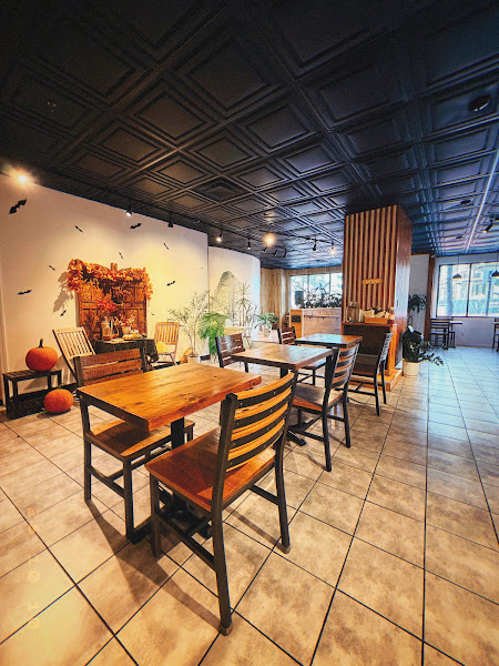 Vang Coffee Bar 4