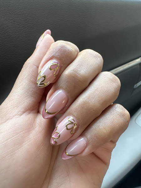 Boston's Nails & Spa 4