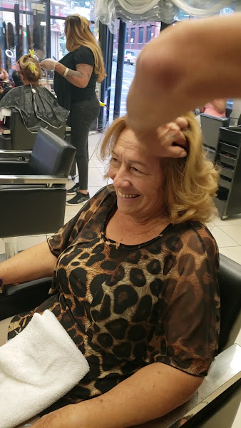 Latino Beauty Salon 3