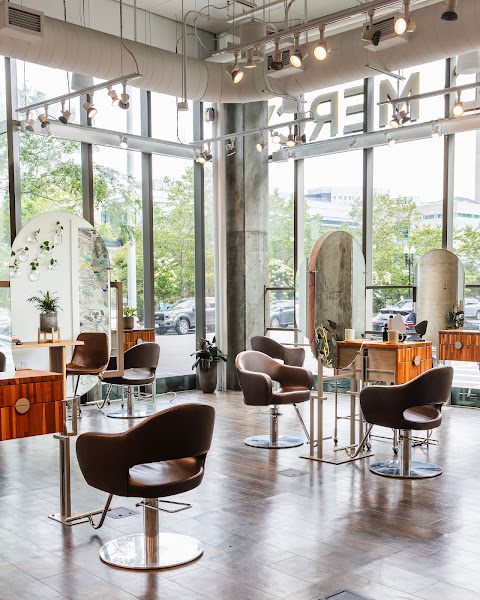 LOVE AND MERCY Salon
