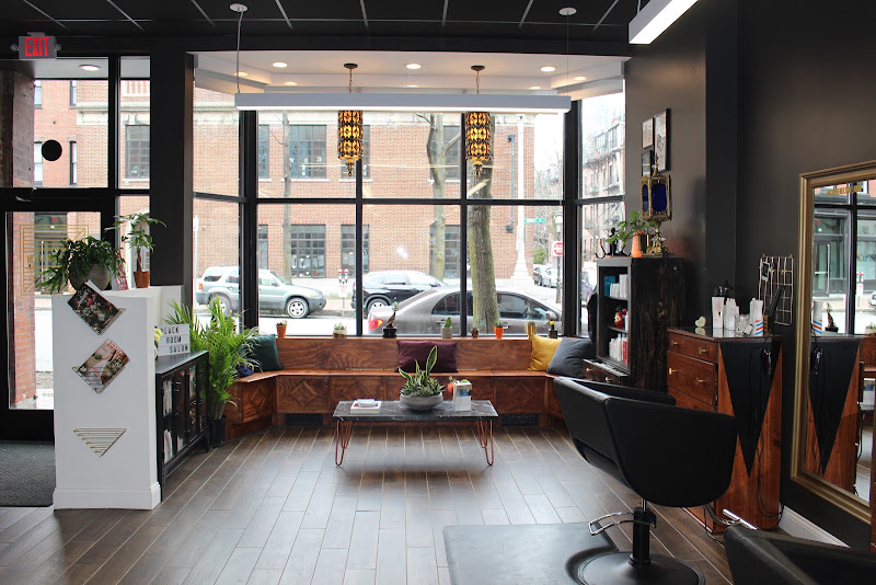 Blackroom Salon 2