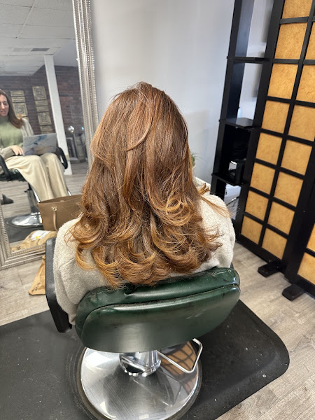 Zena Salon 4
