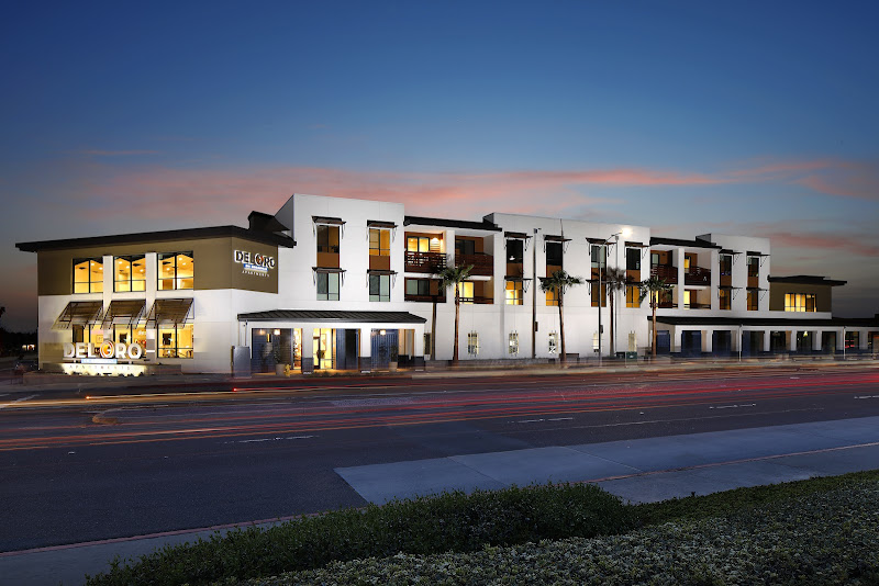 Del Oro On Broadway 1