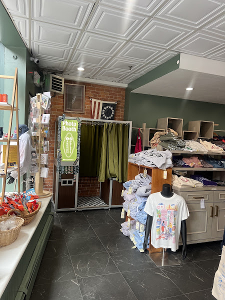 L'Angolino Gift Shop 3