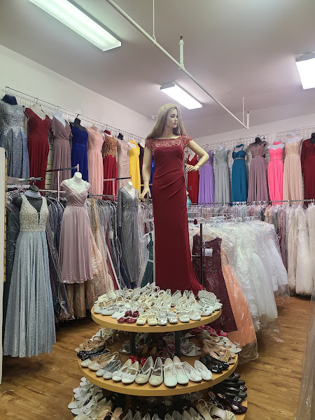 DT Fashion *NEW LOCATION CENTRAL SQUARE* 3