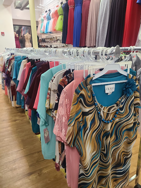 DT Fashion *NEW LOCATION CENTRAL SQUARE* 5