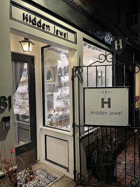 Hidden Jewel of the South End – Handmade Metaphysical Jewelry & Crystals