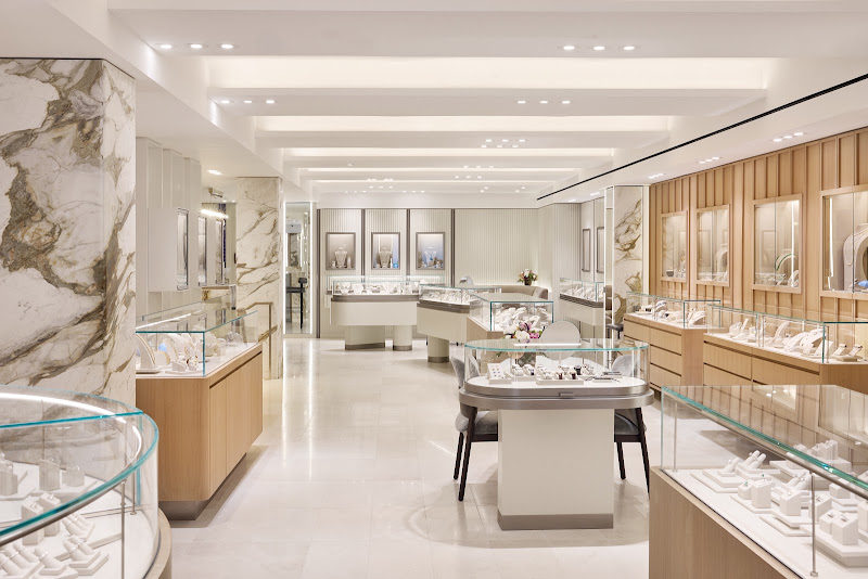 Long's Jewelers with Patek Philippe 4