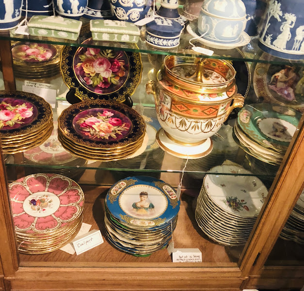 Elegant Findings Antiques 3