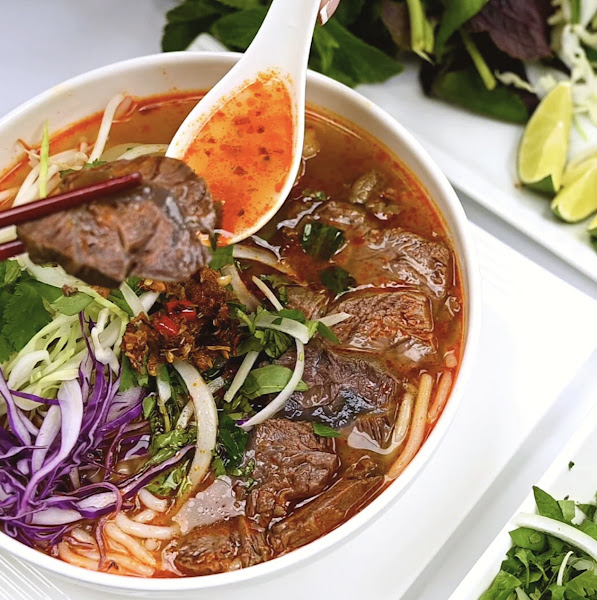 Be's Noodles, Banh Mi & Bubble Tea 3