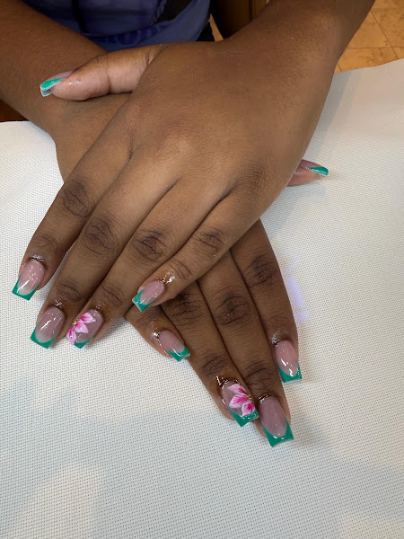 Ava Nails Spa 5