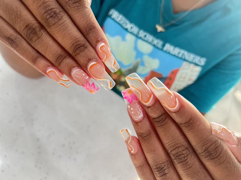 Lux's Nail Lounge 4