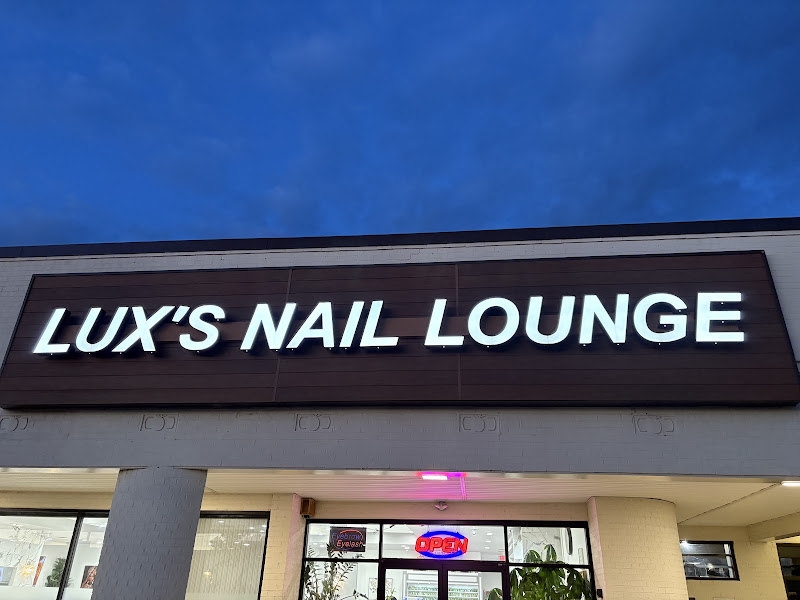 Lux's Nail Lounge 5