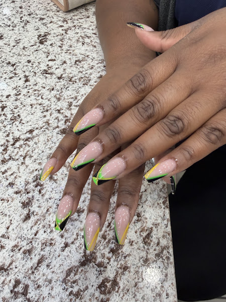 Urban Nails Bar 5