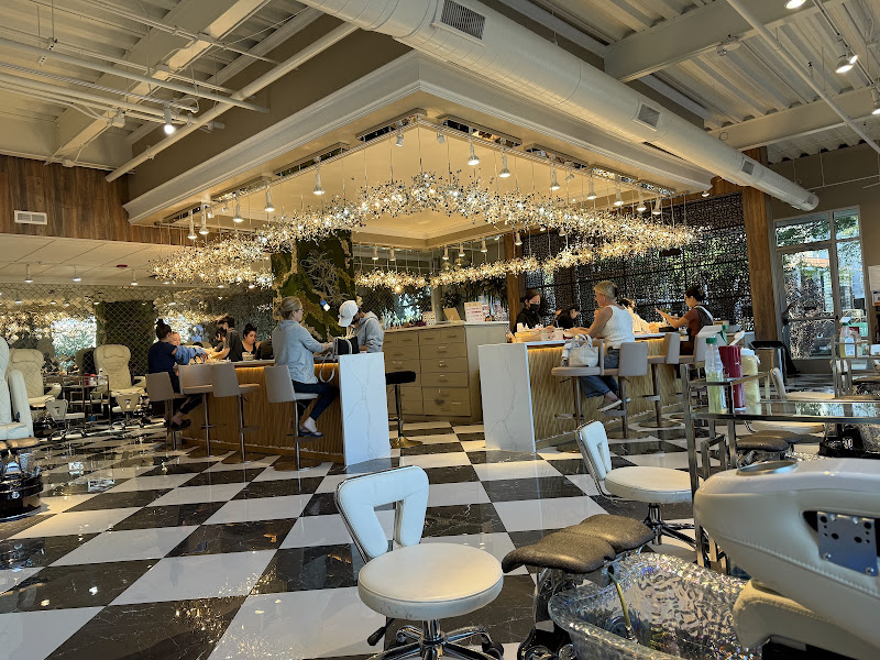 Mōdish Nail Spa Plaza Midwood 4