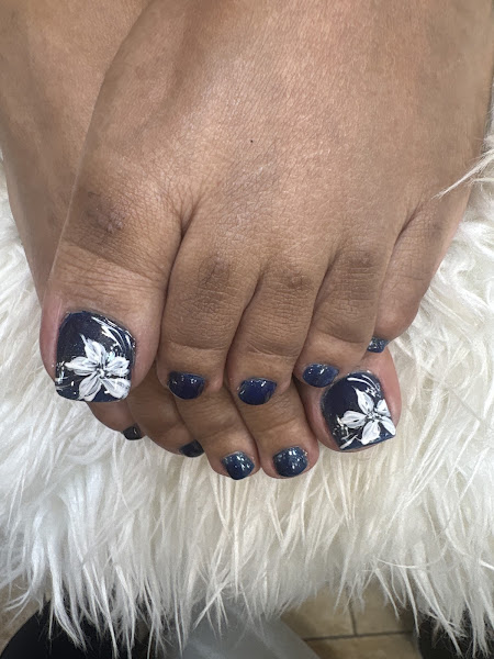 T&Q Nail 5