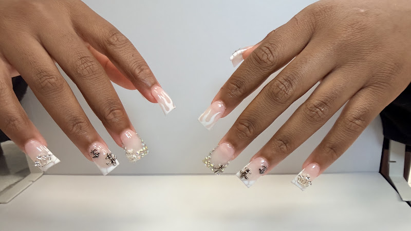 Paradise Nails 4