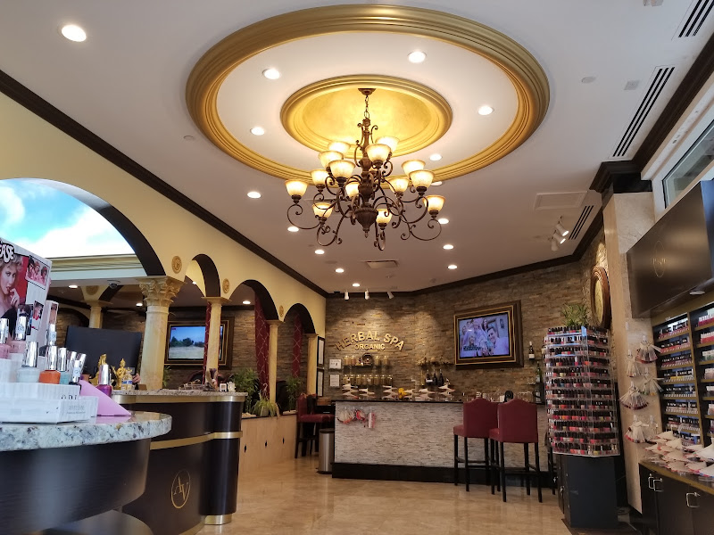 Anthony Vince Nail Spa 3