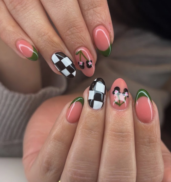Digits And Spikes Nail Studio