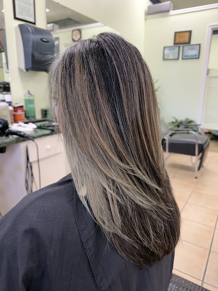 T & H Hair Salon 4