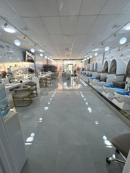 Nails & Beauty Club 4