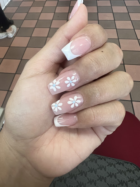 T M Nail -Holly 1