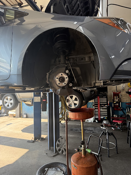 W&J Auto Repair 4