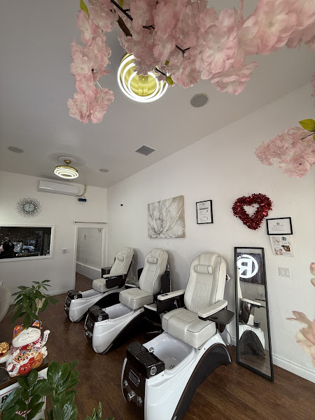 VIET NAILS HELPER 1