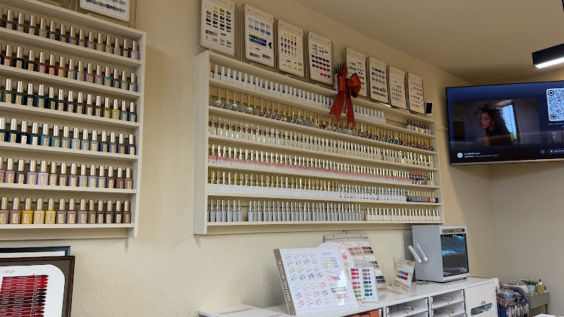 Gemiés Nails 3