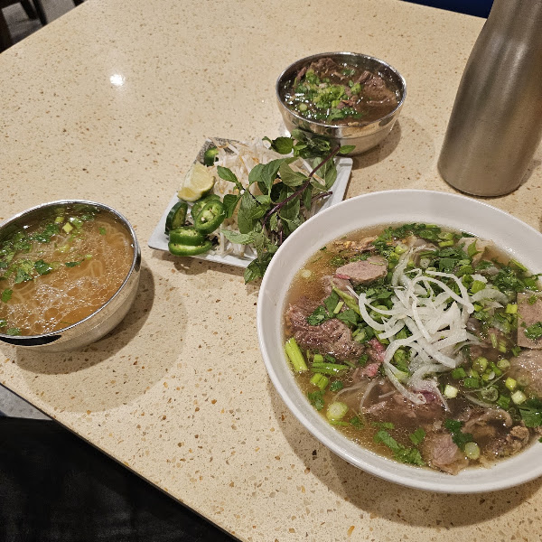 PHO & MORE 5