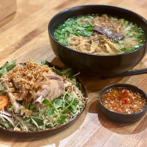 PHO SAIGONESE - SERENE 4