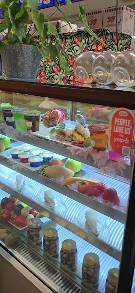 Island Deli and Smoothie Bar 3