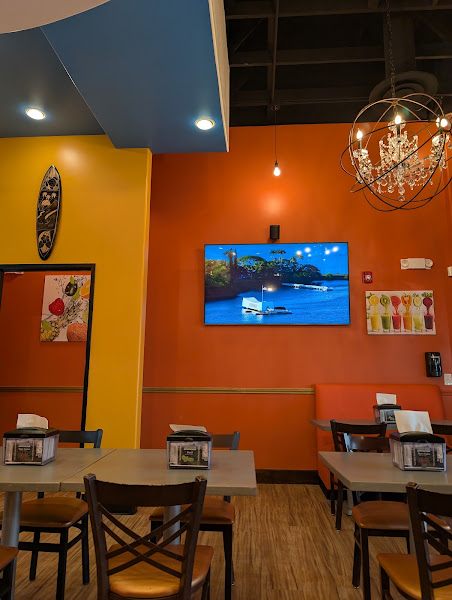 Island Deli and Smoothie Bar 4