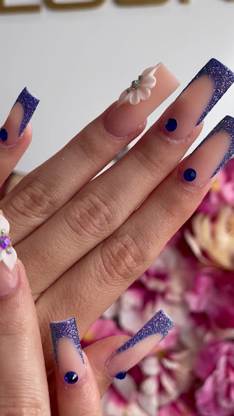 VIP NAILS Lounge 2
