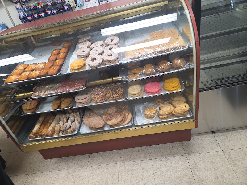 Panaderia Y Pasteleria Latina 5