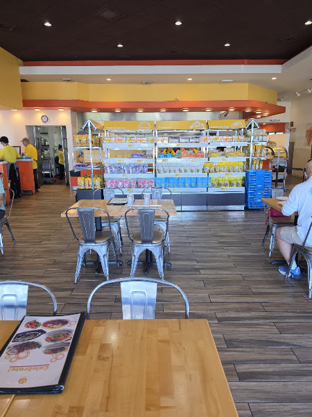 Goldilocks Bakeshop and Restaurant 4