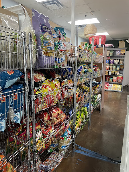 Lola's Asian Pantry 4