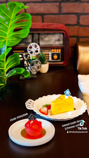 La Luna Tea and Dessert Bar 3